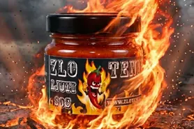 Srednje ljuti Zlo Edition sos balansiran ukus i ljutina.